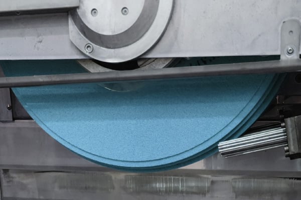 Turbine blade grinding of aerospace parts