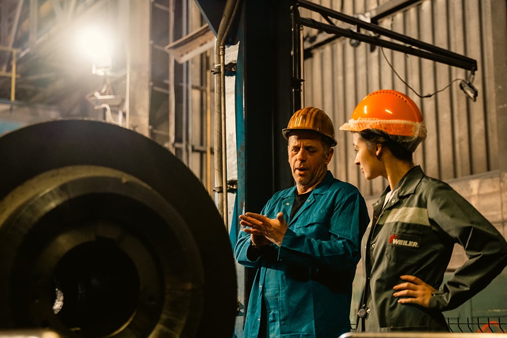 Weiler application expert discussing challenges in a grinding operation.